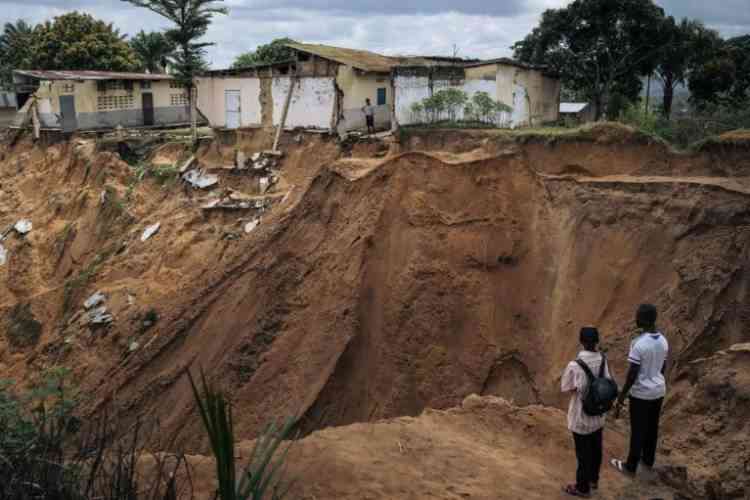 Gold mine collapse kills at least 100 people in Central Africa