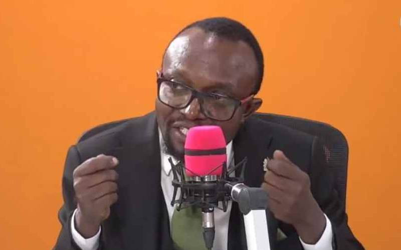  Lawyer sues three police officers for alleged fabricated charges and bribery