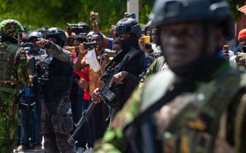 Kenya police patrol Haiti capi...