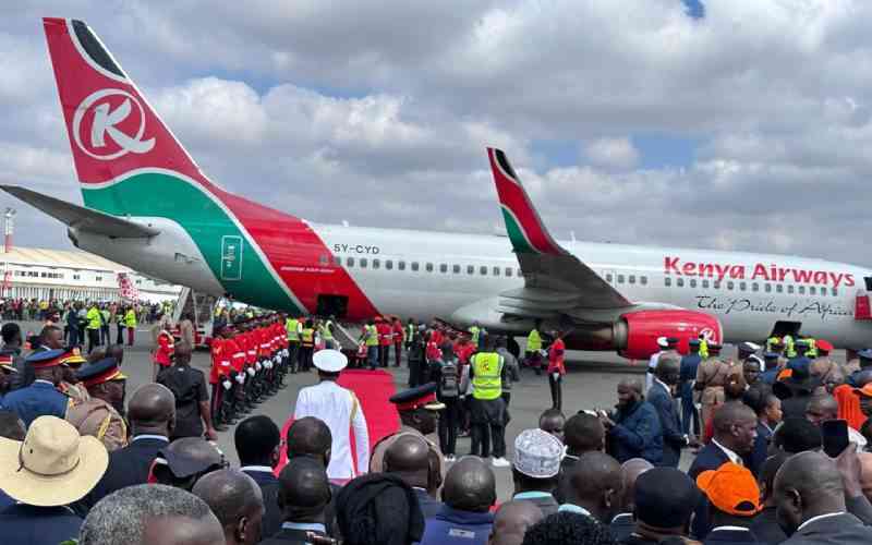 KQ plane carrying Raila Odinga's body lands at JKIA