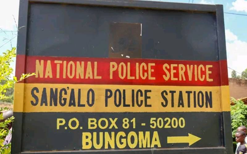 Residents storm police station over guards' murder