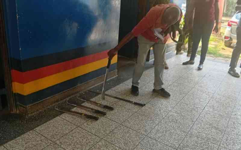 Two suspected gang members arrested with crude weapons in Migori