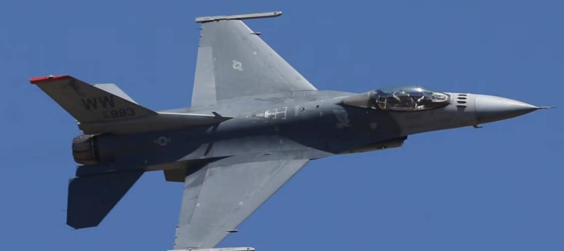 Biden says no to F-16 fighter jets for Ukraine