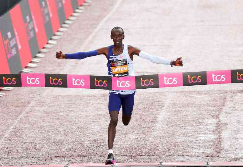 Kelvin Kiptum bids goodbye his Valencia Marathon course record