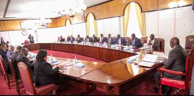 Ruto chairs first Cabinet meeting