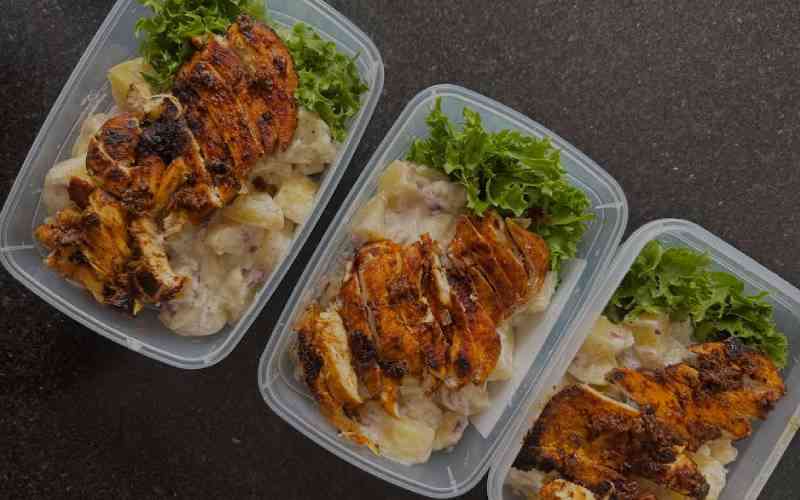 Easy recipe: Grilled chicken salad with potato yoghurt dressing