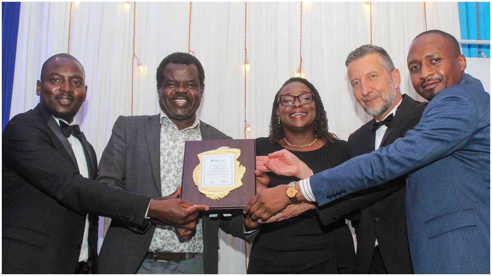 Busia Senator Okiya Omtatah honoured with Vanguard Warrior of the Year Award 2025