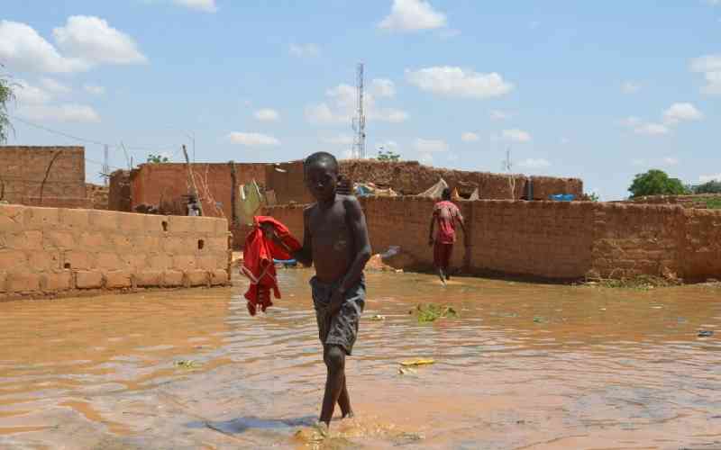 Niger ups flood toll to 273 as historic mosque destroyed