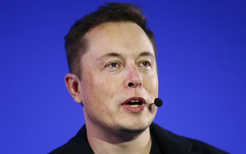 Musk took over Twitter, some users began testing chaos