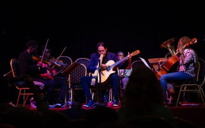 When violins meet the didgeridoo