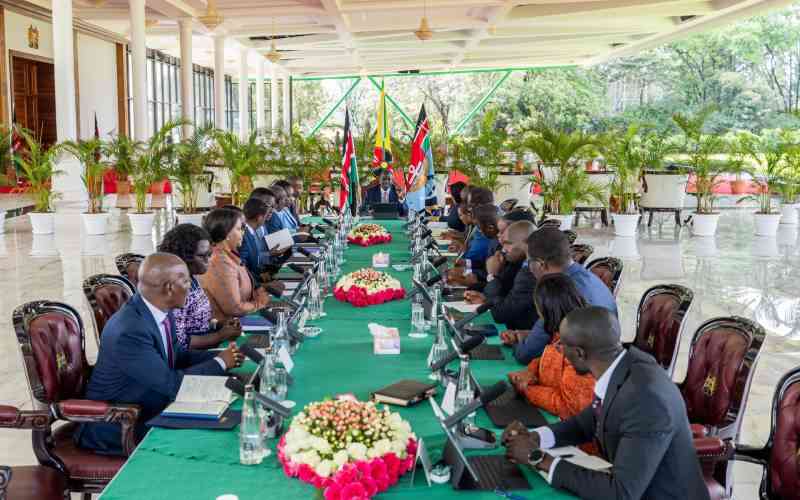 President Ruto chairs Cabinet ...