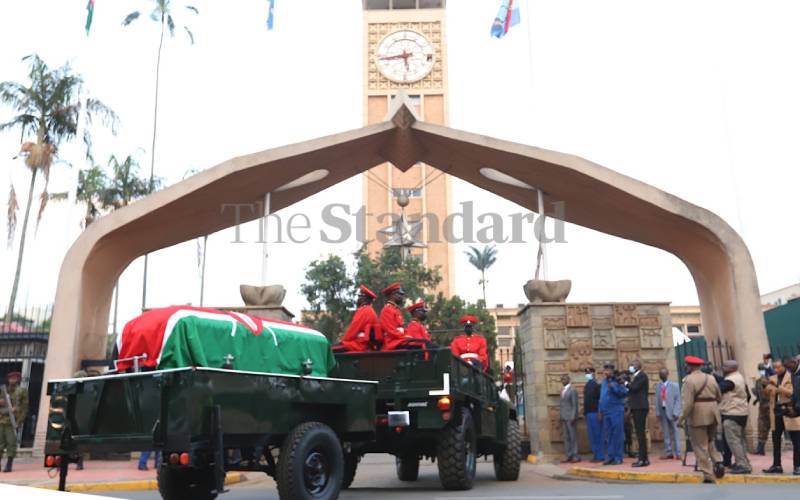 Photos: Kenyans pay tribute as Kibaki's body lies in state for second day