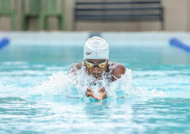 Kenyan boy Kudwoli swims to new record
