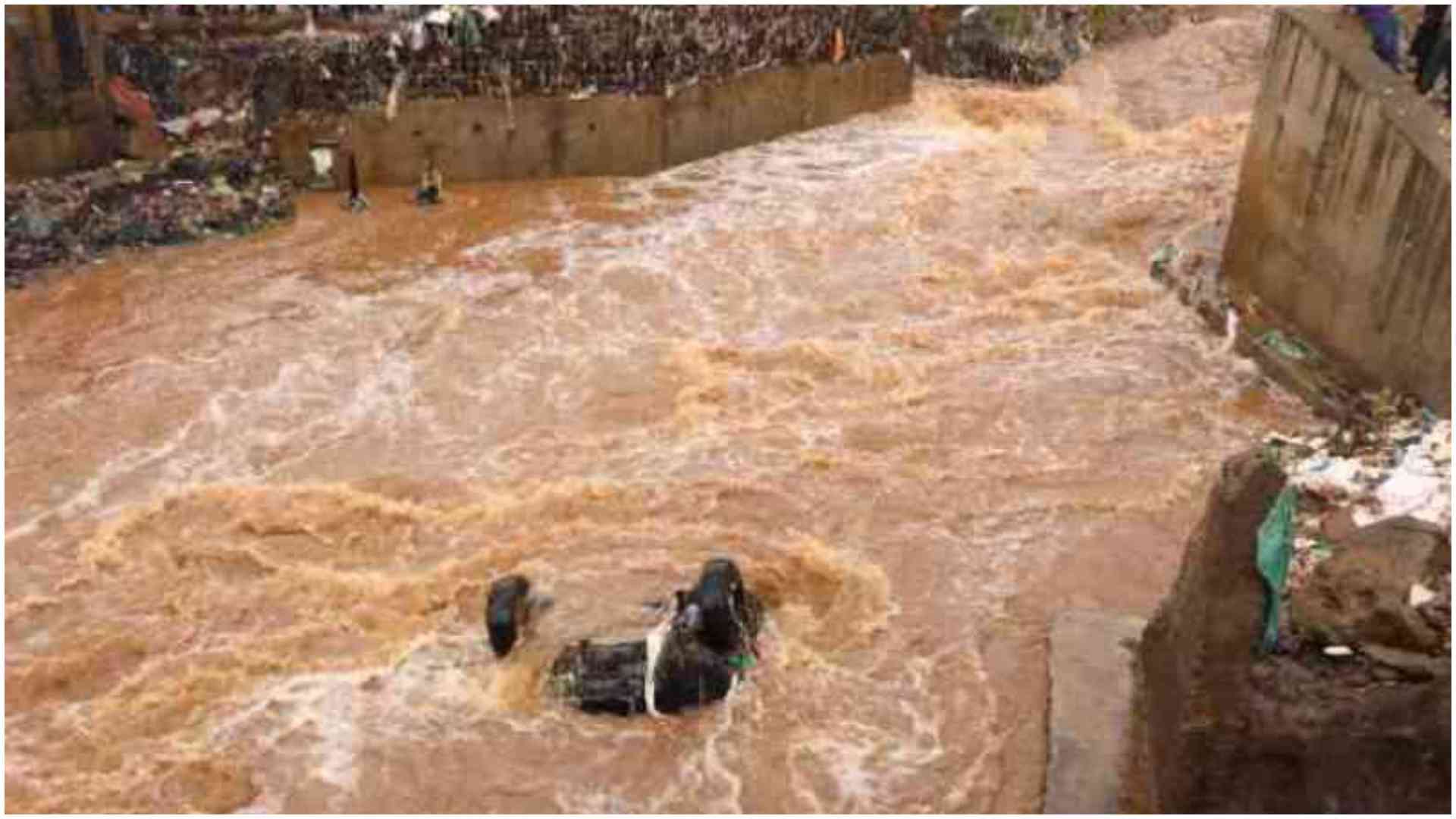 Deadly floods sweep Nairobi, experts blame years of poor drainage and planning