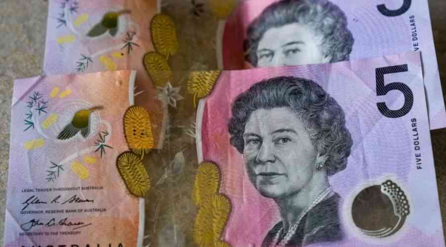 Australia to replace last bank notes featuring British Monarch