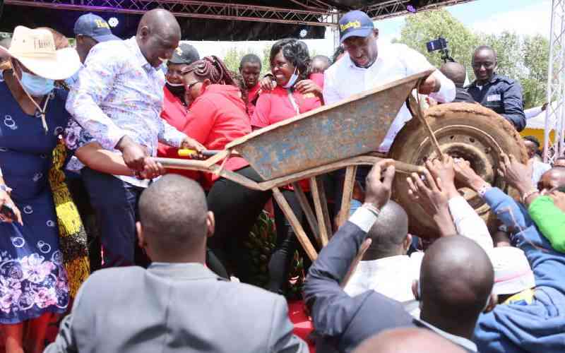 Ruto's wheelbarrow gains wings to fly, so sights are firmly set on Singapore