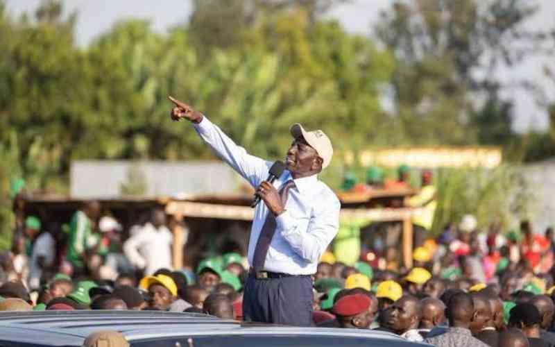 Give Sifuna enough money, Ruto tells Uhuru