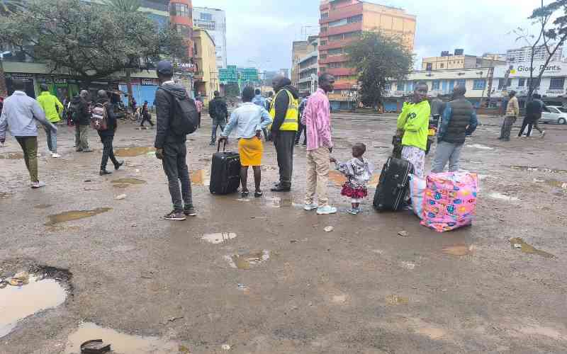 Commuters stranded on Thika Superhighway as matatus withdraw from roads