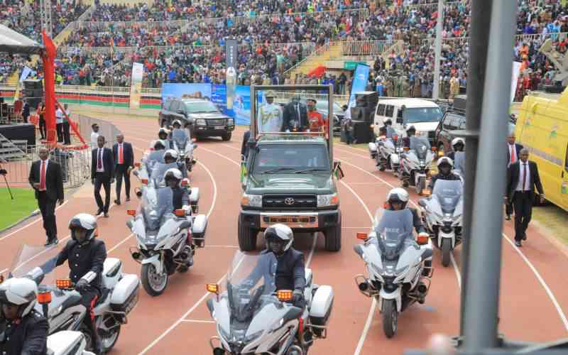 Thousands at Nyayo National Stadium for 62nd Jamhuri day fete (Photos)
