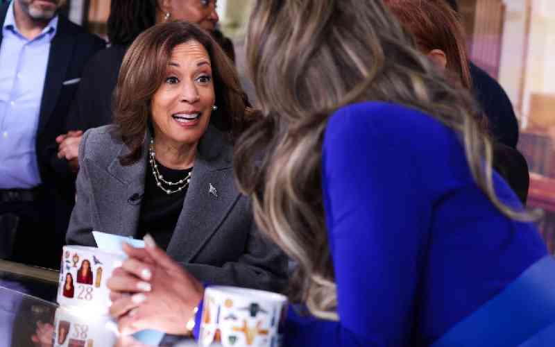 Kamala Harris drinks beer on l...