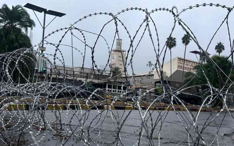 Saba Saba demos: Police seal off Parliament Road with razor wire