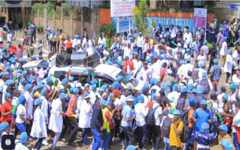Health workers threaten strike in 21 days over UHC jobs