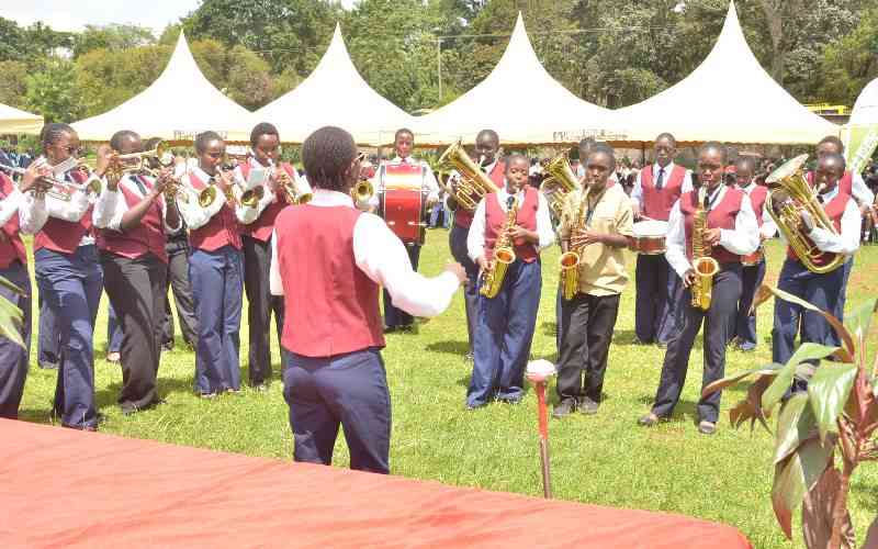 Teachers laud Presidential Awards for supporting CBE