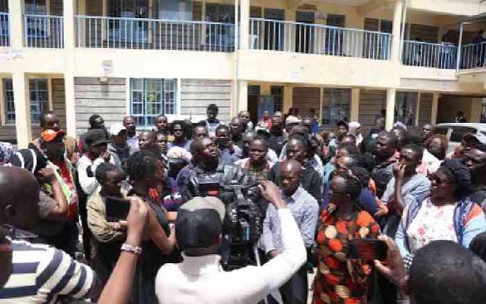 Mukuru residence remain discontented after meeting affordable housing CEO over housing crisis