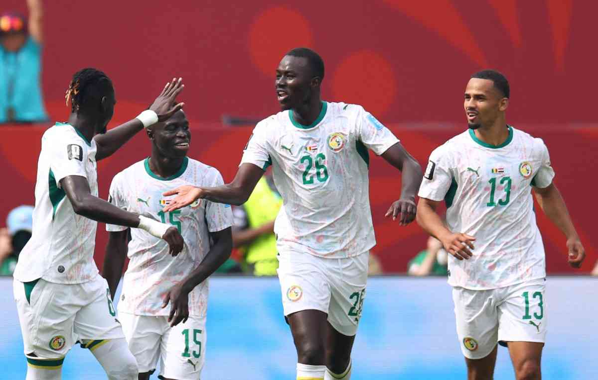 Gueye double keeps Senegal's World Cup hopes alive