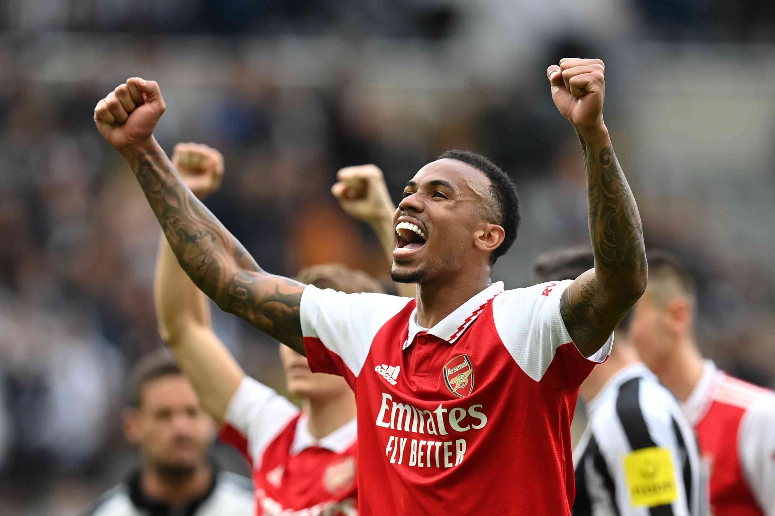 Arsenal keeps pressure on Man City with 2-0 win at Newcastle