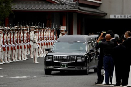 'Thank you for your work!': Japan bows in sombre farewell to slain Shinzo Abe