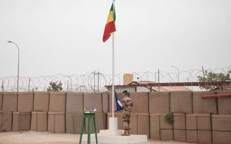 Dozens dead in twin attacks on Mali army bases, Timbuktu airport targeted