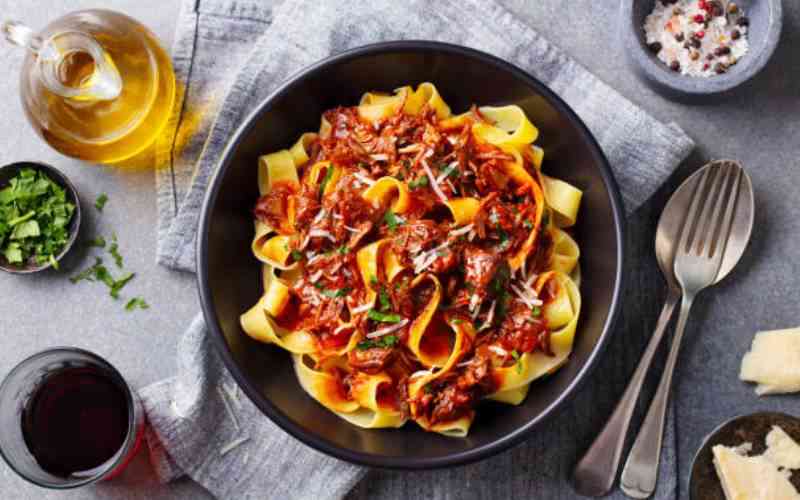 Easy recipe: Saucy fresh tagliatelle in tomato