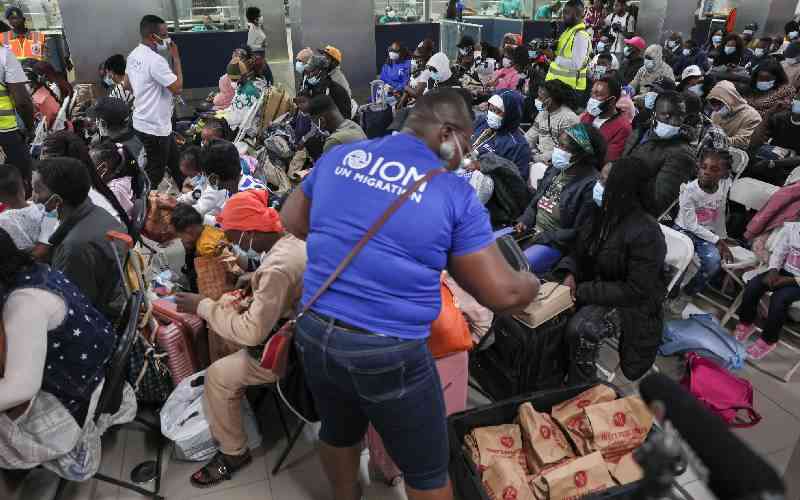 First 300 Ghanaians return from S.Africa after xenophobic tensions