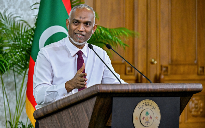 Maldives president breaks record with 15-hour press conference