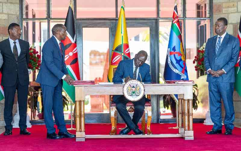 Ruto assents to two tax laws at Eldoret State lodge