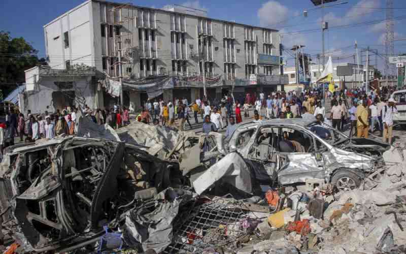 At least 100 killed in Somalia's double car bombings