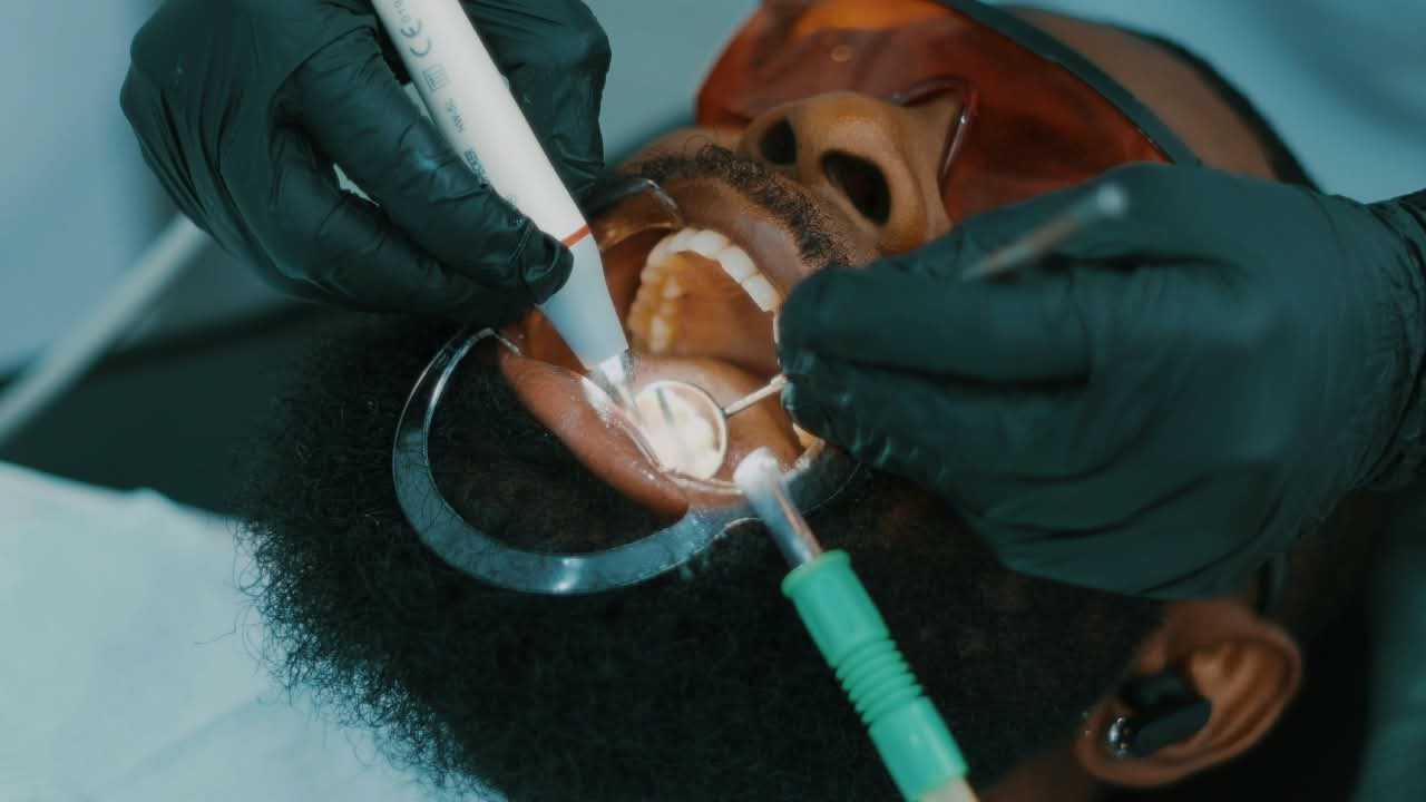 Dentists warn of quacks posing as practitioners in understaffed clinics