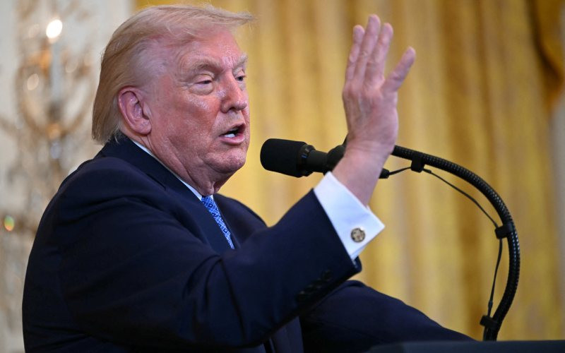 Trump threatens 'dropping bombs' if Iran doesn't 'behave'