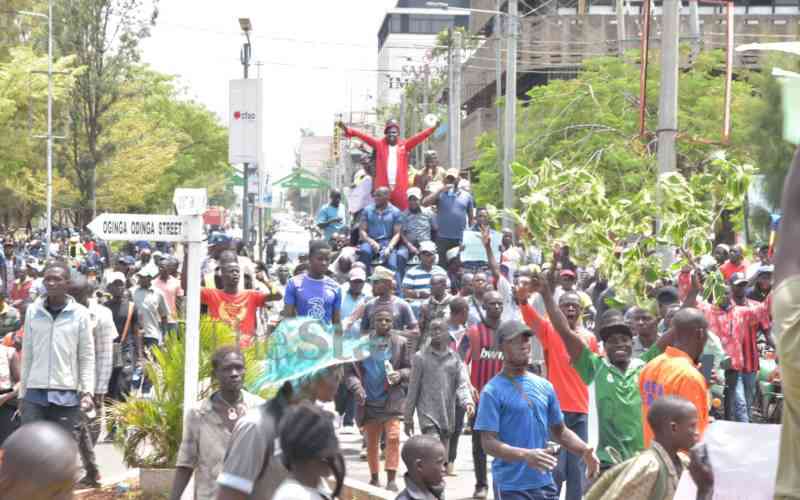 Business paralyzed as Kisumu residents begin mass action protests