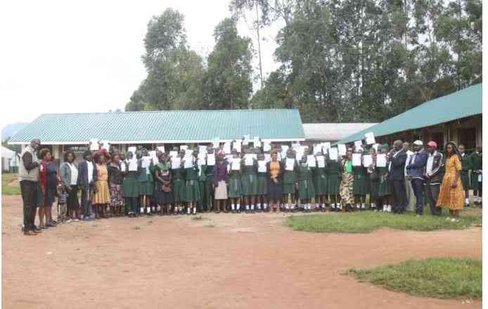 Trans Nzoia disburses Sh40 million bursaries to needy students