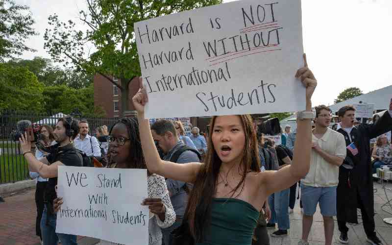 US suspends student visa proce...