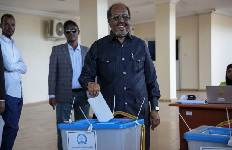 Somalia's presidential race takes shape as four candidates emerge