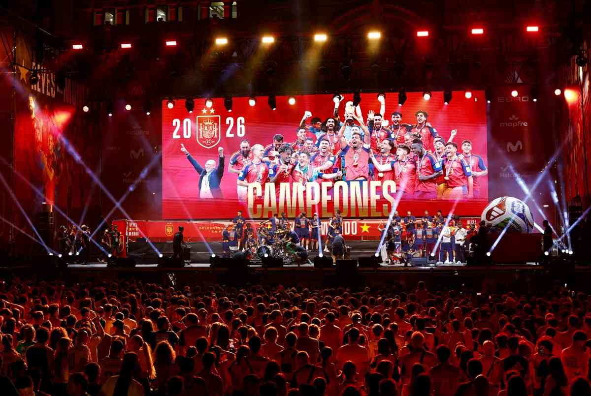 Spain stars lap up adulation of estimated two million on World Cup parade