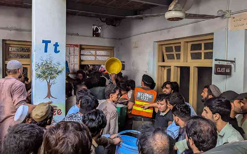 School roof collapse kills teacher, 21 children in NW Pakistan
