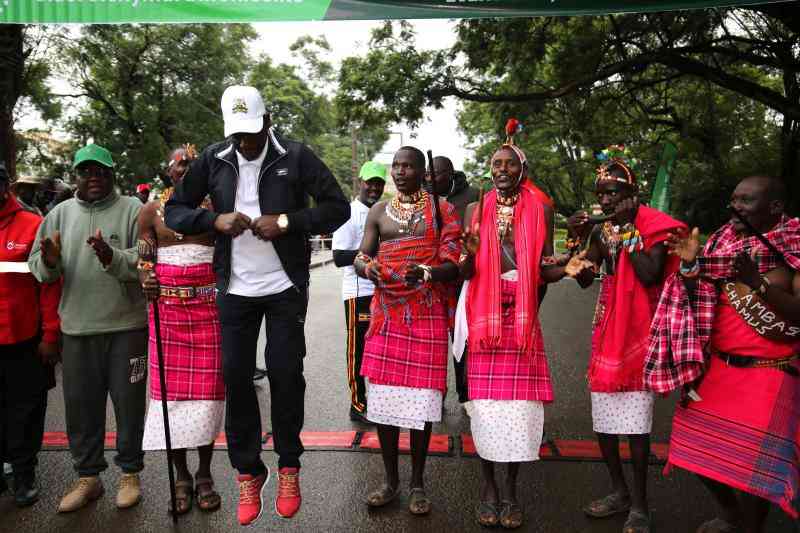Legends and fans add colour to Eldoret City Marathon