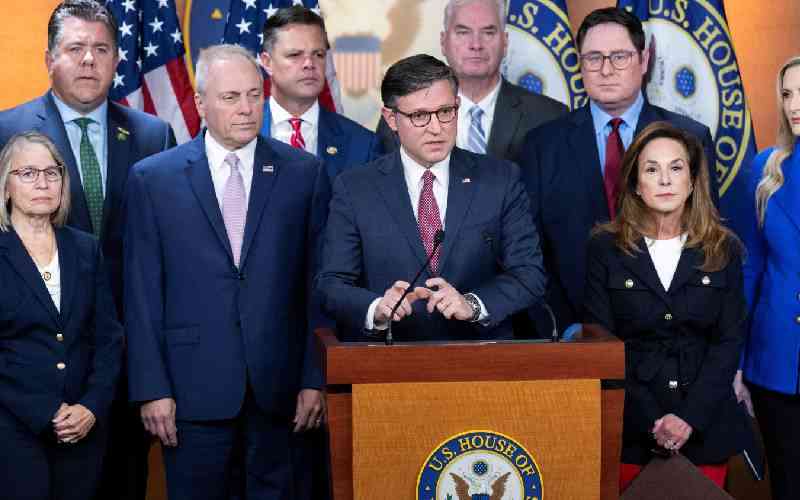 US judge halts shutdown layoffs as Trump threatens 10,000 jobs