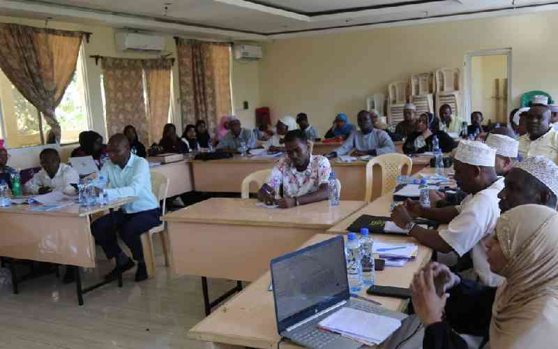 First cohort of 50 mediators graduate in Lamu
