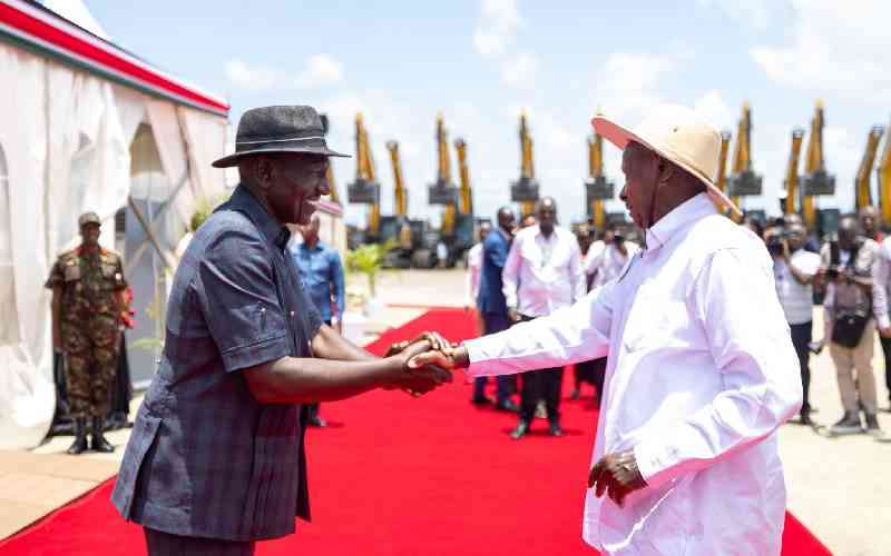 I support but will not invest: Museveni tells Ruto over Lamu refinery