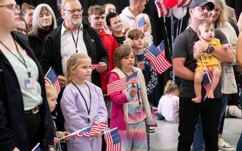 First group of white South Africans arrive in US for resettlement